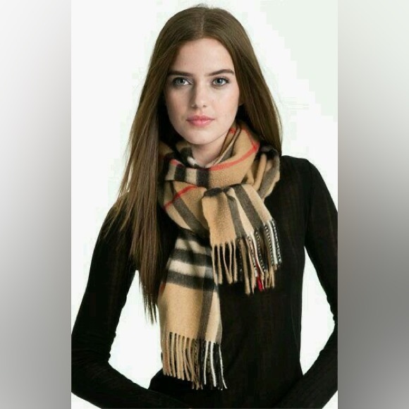 BURBERRY Classic Nova Check Cashmere Fringe Scarf - Picture 5 of 5